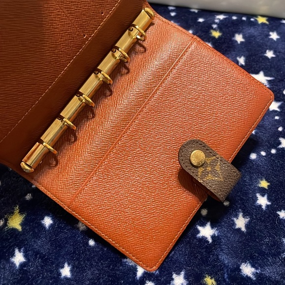 Louis Vuitton Monogram PM Agenda - Picture 12 of 15
